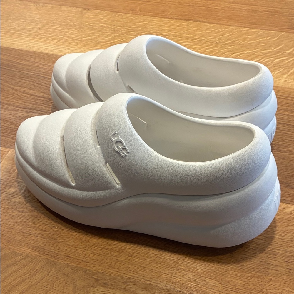 UGG White Chunky Platform Sandals. Sport Yeah Foam Clogs.